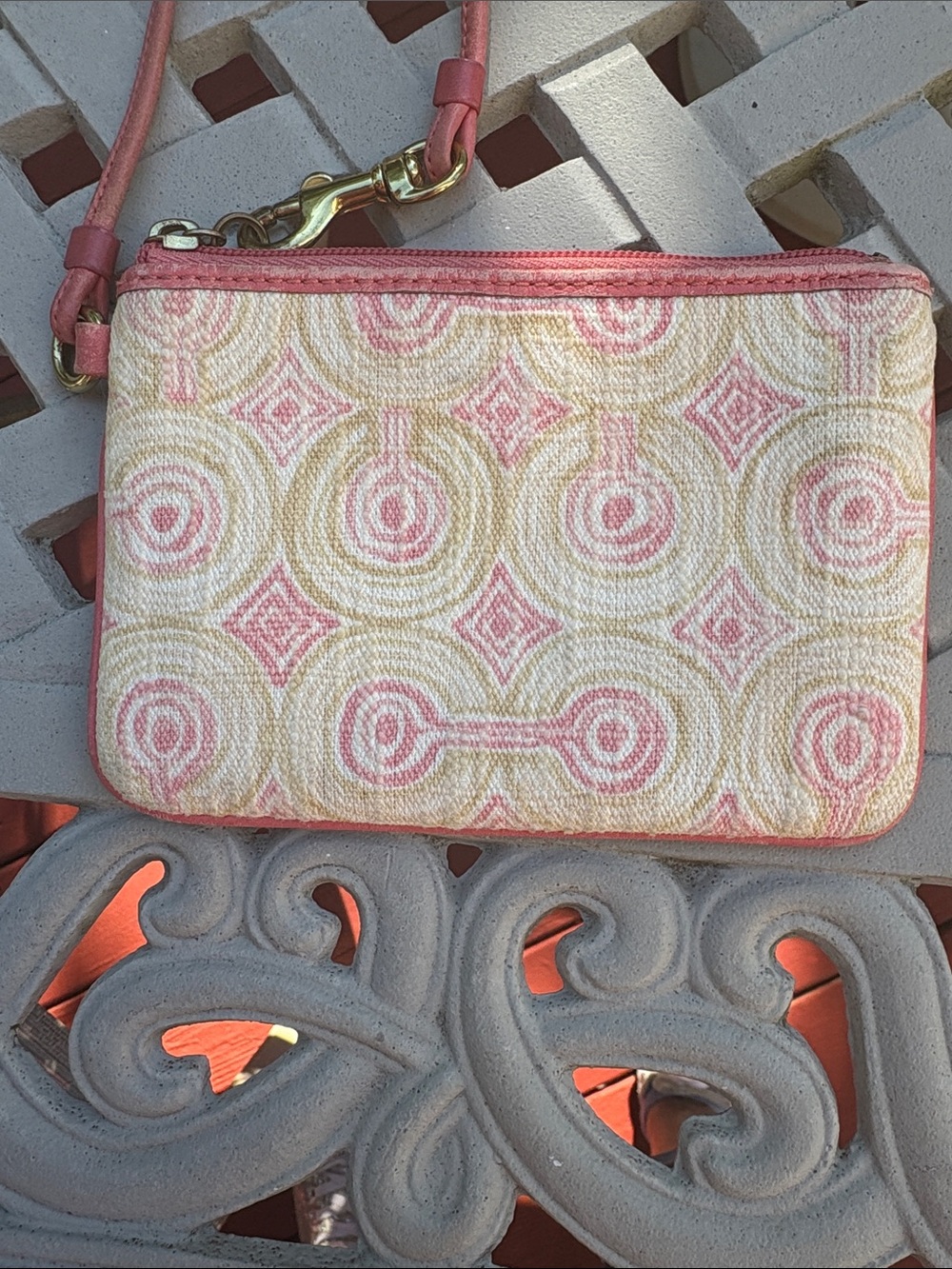 Coach Audrey Op Art Swirl Pink And Cream Wristlet Clutch